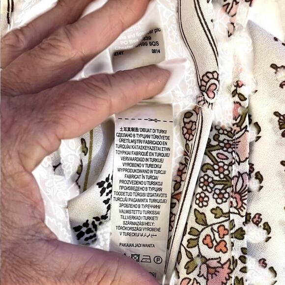 *NWOT* LIMITED Edition Floral Patterned Women's Top | Size 6 - Picture 6 of 9